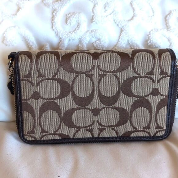 Coach 🤎 Brown Classic Signature Double Zip Around Wallet NWOT - Picture 5 of 14